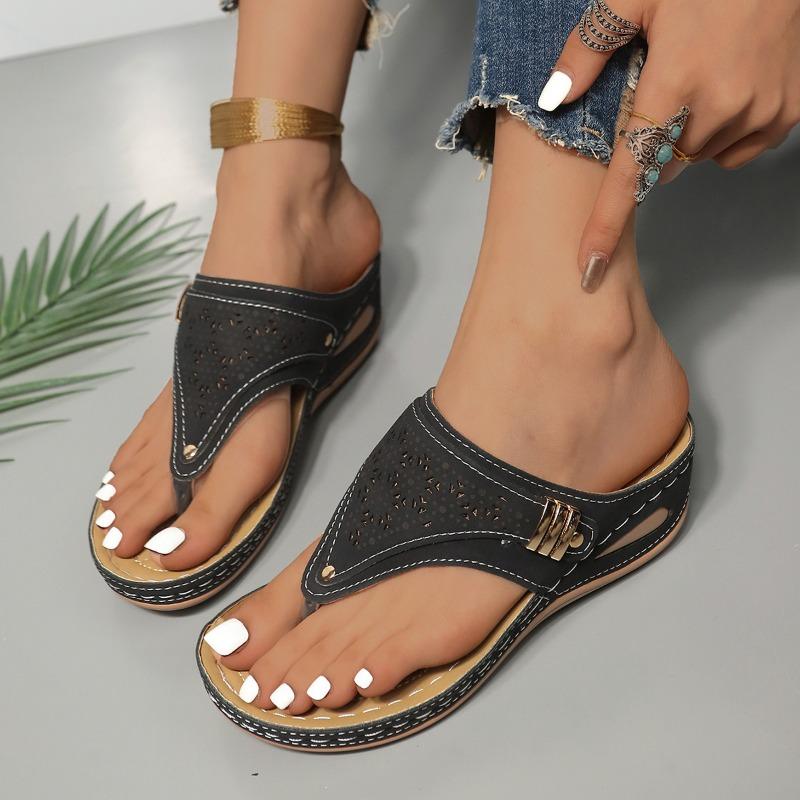 Cool slippers for women's summer new European and American foreign trade large size hollow metal thick bottom cool slippers for women