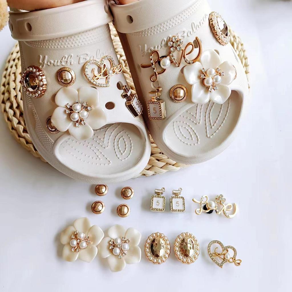 New DIY hole shoes shoe flower pearl floral bottle plum blossom pearl love LOVE decorative buckle accessories shoe buckle