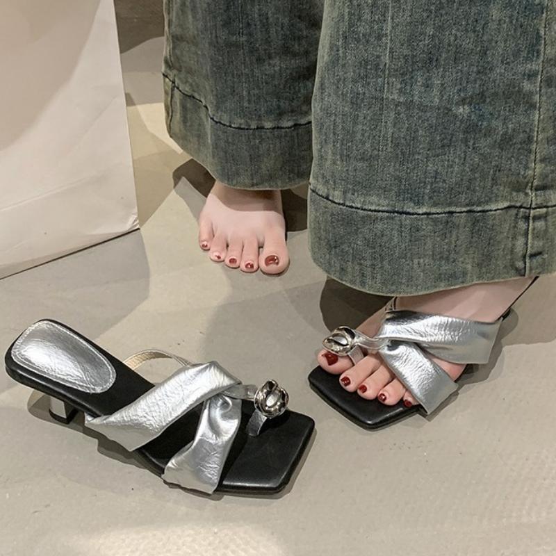 Fashion Gold Silver Thick Heels Sandals for Women Fashion Cross Band Square Toe Slippers 2025 Summer Plus Size Light Square Heeled Shoes