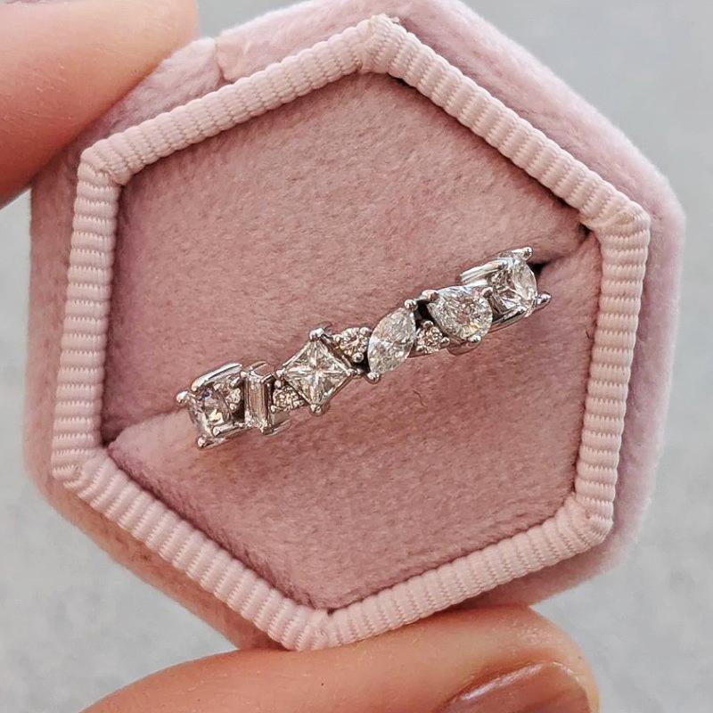 Huitan Chic Geometric Cubic Zircon Ring for Women Fashion Contracted Design Temperament Female Finger Accessory Wedding Jewelry