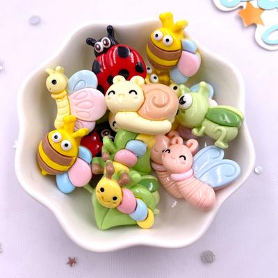 14pz Resina Colorata Cartone Animato Bruco Ape Cavalletta Farfalla Scarafaggio Pietre Flatback Figurine Scrapbook Artigianato Fai da Te Decorazione Fiocco