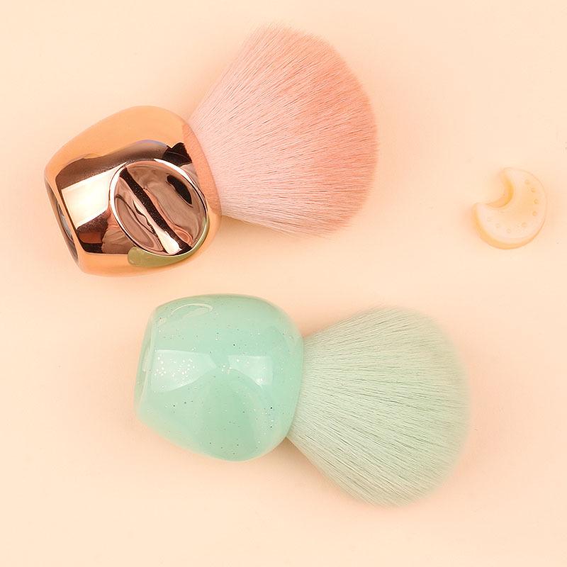 Compact Short-Handled Makeup Brush for Foundation, Blush, and Powder