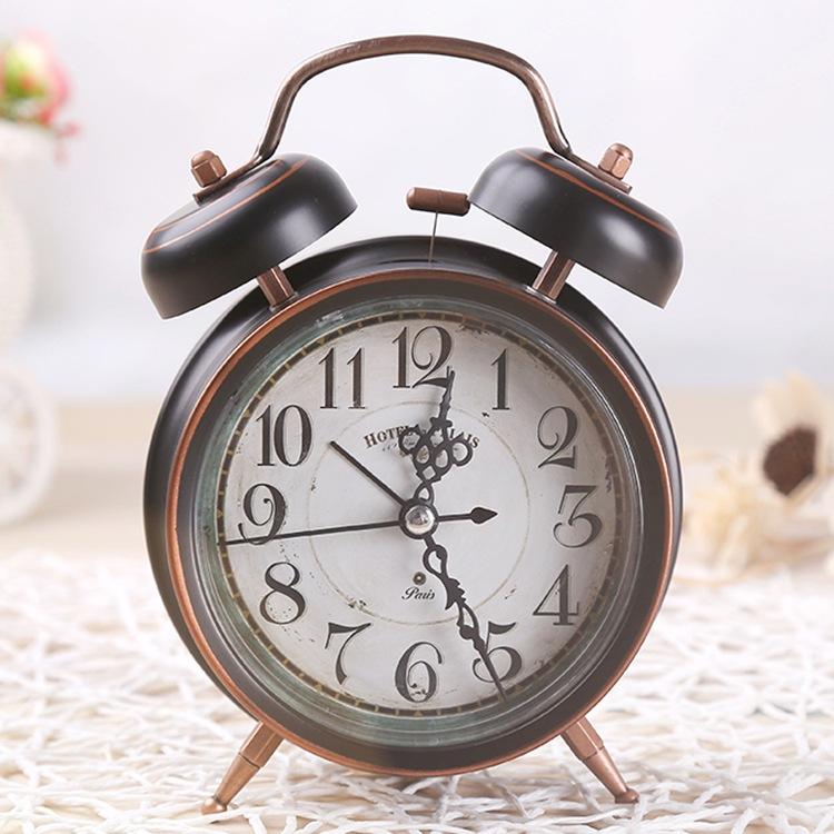 

Европейский ретро будильник с двойным звонком и ночником