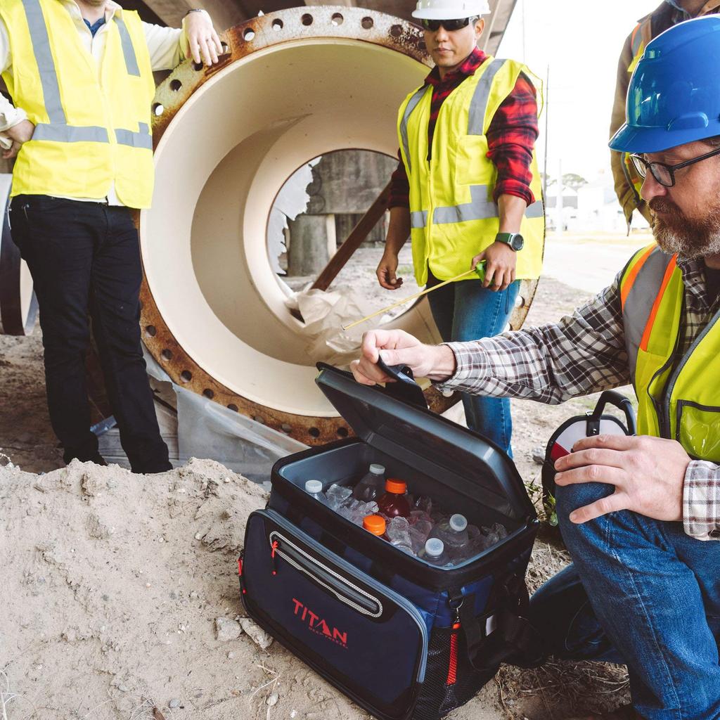 Titan Deep Freeze Cooler 48 Navy Box, 25L, Cans,