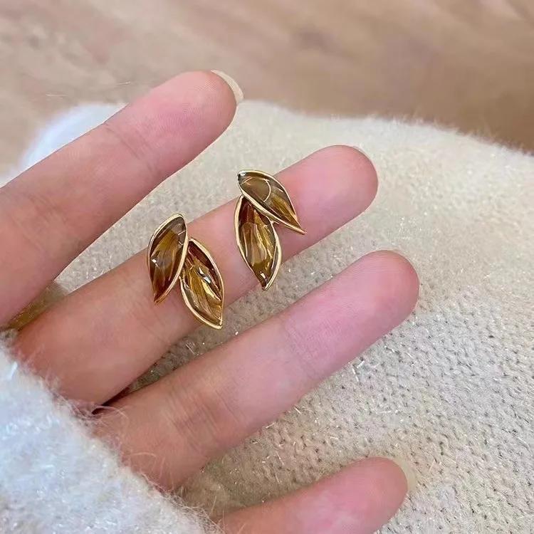 

Fresh Blue & White Leaf Plant Stud Earrings for Women, Sweet Elegant Fashion Jewelry Gift коричневий