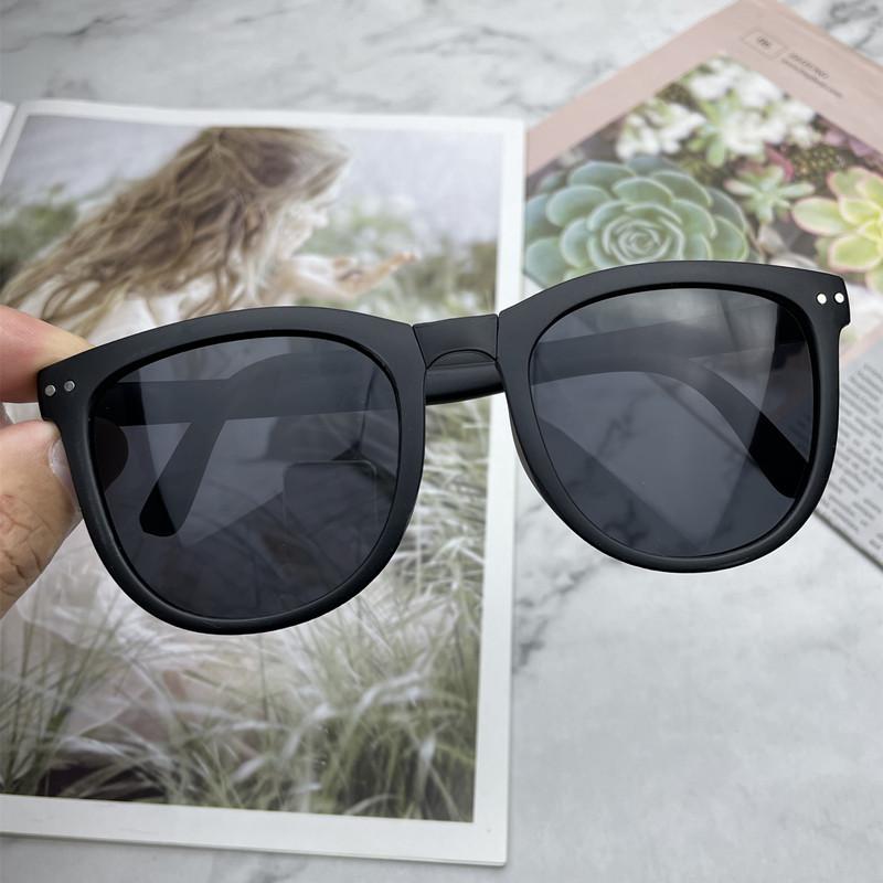 New Women's Fashion Folding Sunglasses Women's Brand Designer Glasses Oval Glasses Lady Retro Sun Glasses UV400 Eyewear
