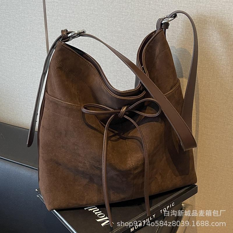 Autumn and Winter Suede Versatile Big Bag Women's New Trendy Commuter Armpit Bag Large Capacity Messenger Tote Big Bag