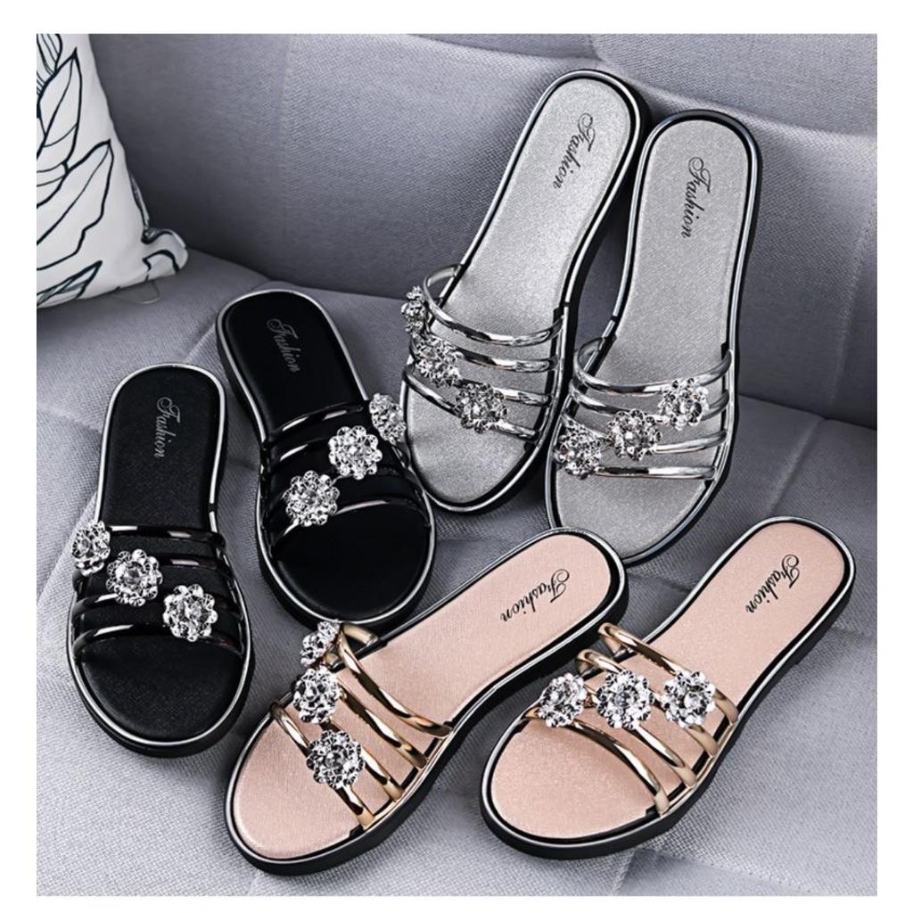 New Fashionable and Versatile Women's Flip Flops with A High-end Temperament, French Style Sandals, Beach Flat Slippers
