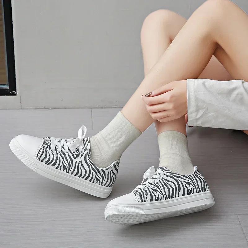 Fashionable/Comfortable Flat-soled Sneakers Round-toe Sports Shoes for Women Summer Lightweight Non-slip Breathable Casual Shoes