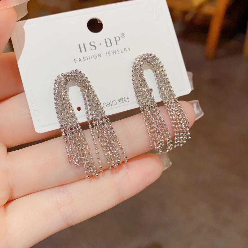 Temperament Metal Long Chain Tassel Earrings Unique Design Fashionable Earrings Light Luxury High-end Earrings