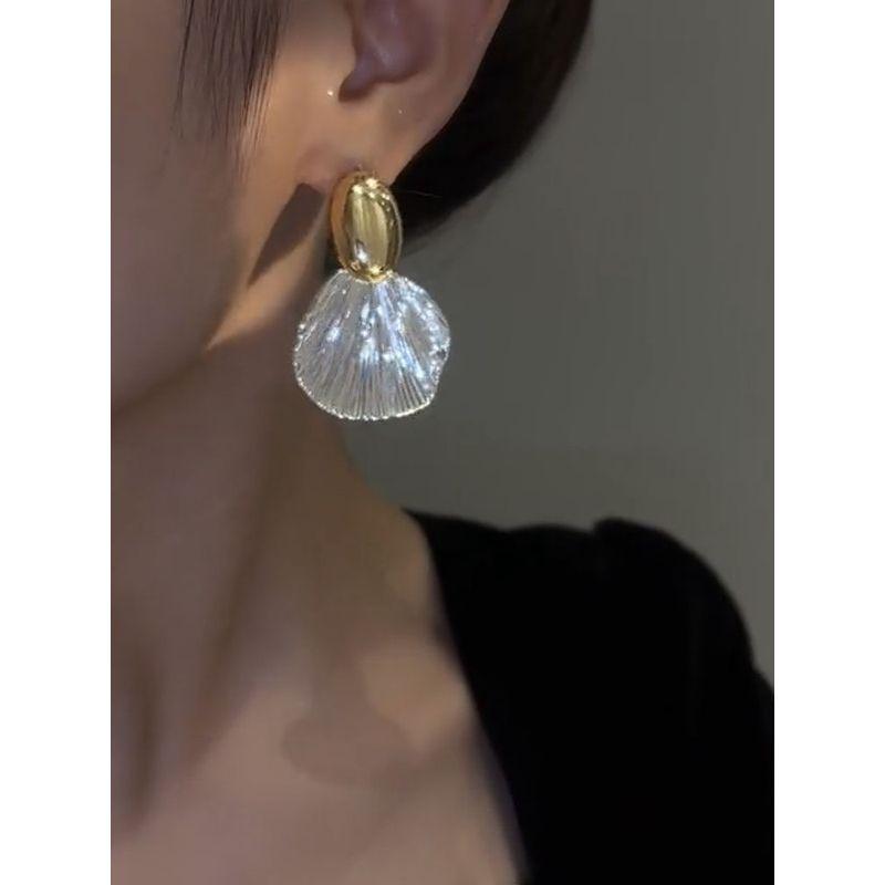 Fashion Metallic Brushed Leaf Earrings Cold Wind Fashion Design Earrings Silver Needle Niche Style Temperamental Earrings Women
