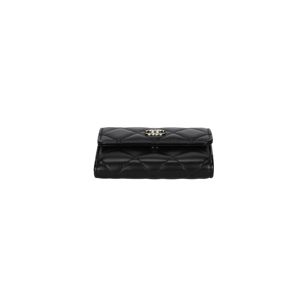 Chanel Geantă de umăr 22P pentru femei, din piele de miel matlasată cu romburi, cu clapetă, curea cu lanț din perle artificiale și accesorii aurii, cataramă aurie, geantă tip messenger cu portofel, Negru