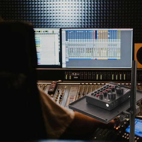 Set of 2 Microphone Stand Trays, Mounting Trays for Microphones, Music Sheets, Microphones, and Accessories, Frameworks, and Accessories for Microphon