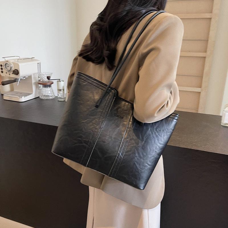 Premium sense retro large-capacity bag women's 2025 new fashion commuter bag shoulder bag popular tote bag