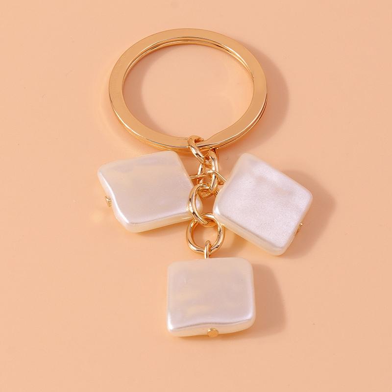 Fashion Pearl Shell Starfish Keychain Y2K Crystal Key Ring Pendants for Women Girls Handbag Decor DIY Summer Beach Jewelry Gifts