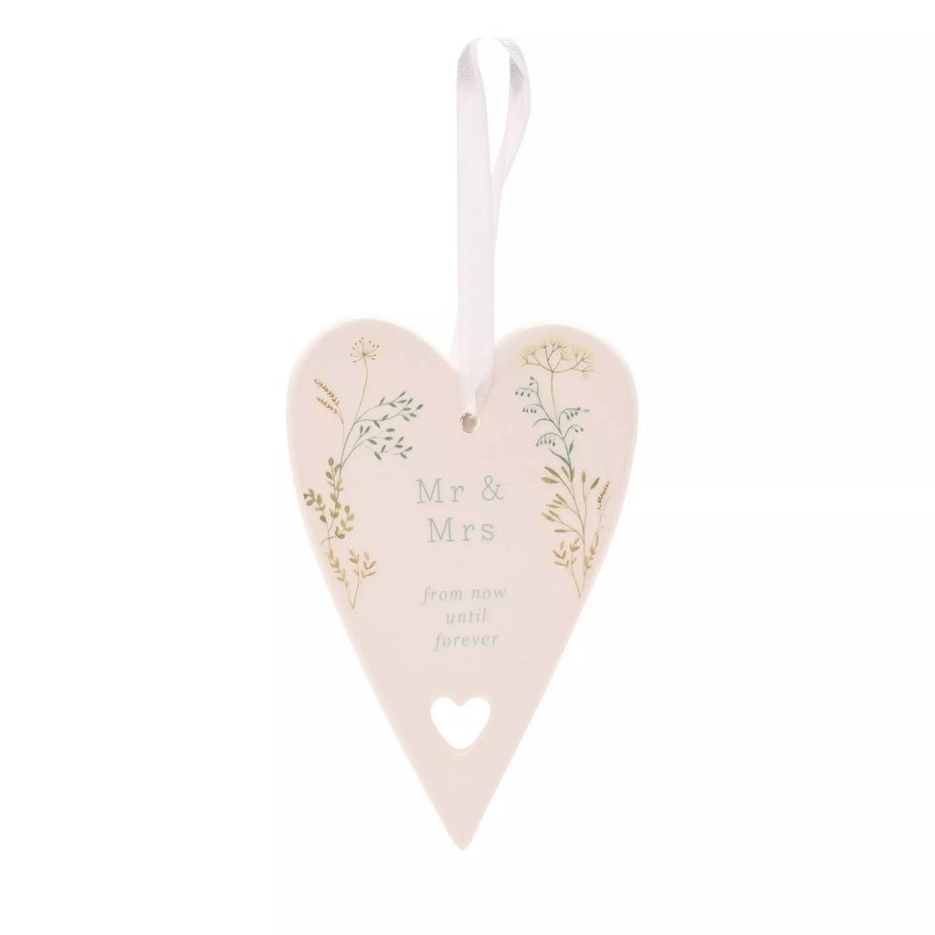 Celebrations Love Story ´Mr & Mrs´ Ceramic Floral Heart Plaque