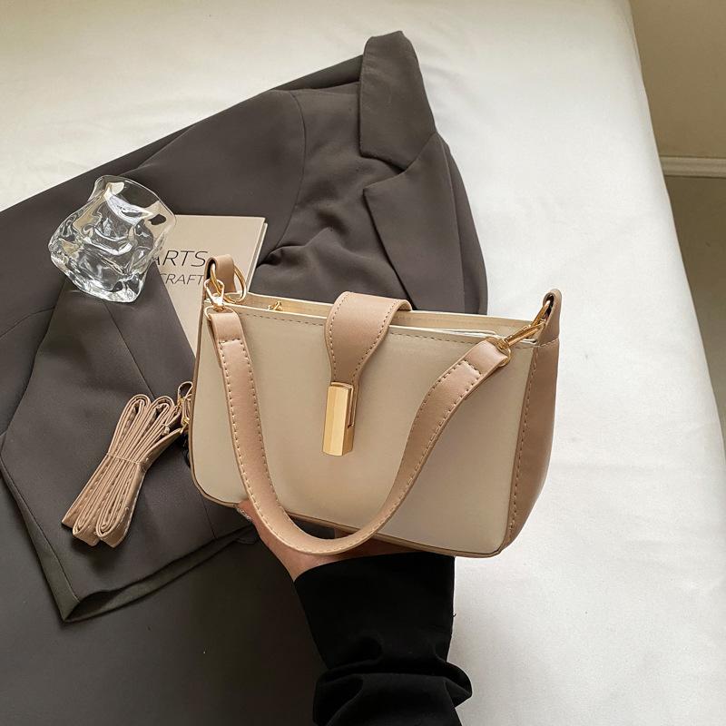 

Popular texture single shoulder underarm bag autumn 2025 new niche design women s bag fashionable foreign style messenger small square bag хаки