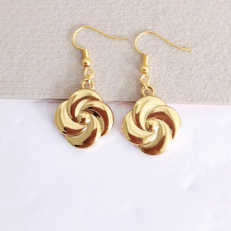 SPY x FAMILY Yor Forger Thorn Princess Cone Dangle Earrings