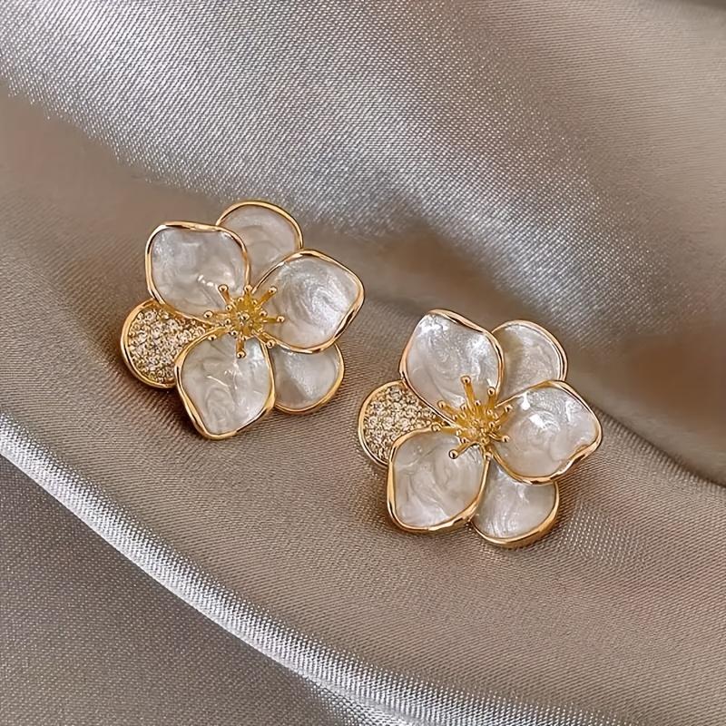 Elegante florale Ohrstecker für Damen - Schicker Zinklegierung mit Edelstahlstiften, Perfekt für Alltag und Date-Night-Wear