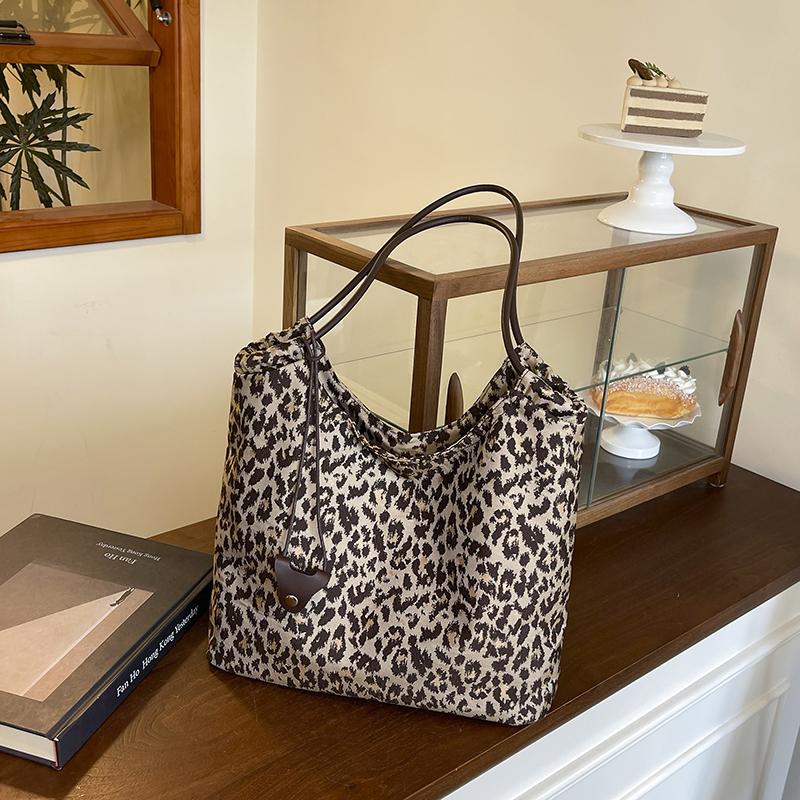 PU Leopard Fashi Shoulder Bags Versatile Retro Women's Bags Sale 2026 Brand Large Capacity Commuting Women's Handbags