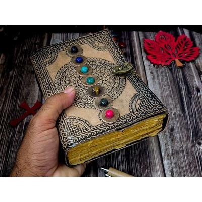 Leeres Zauberbuch der Schatten, Tagebuch mit Verschluss, handgemachtes Leder, Sieben-Stein-Tagebuch, Sieben-Chakra-Gebetsbuch, heidnisches Buch