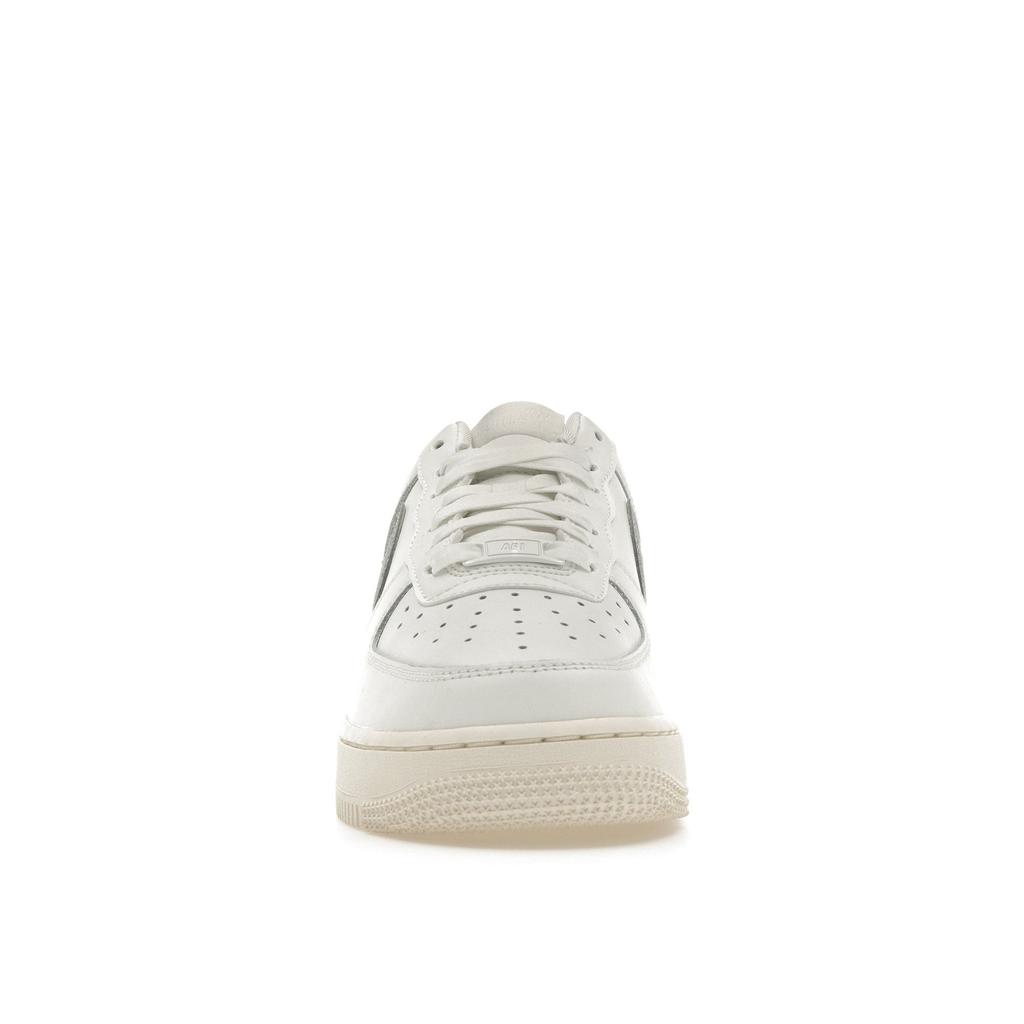 Nike Women's Air Force 1 Low Summit White Metallic Silver DQ7569-100