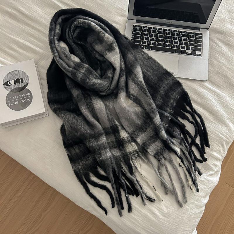 High-End Plaid Shawl for Women - 2025 Autumn/Winter Korean Style Thickened Imitation Cashmere Scarf