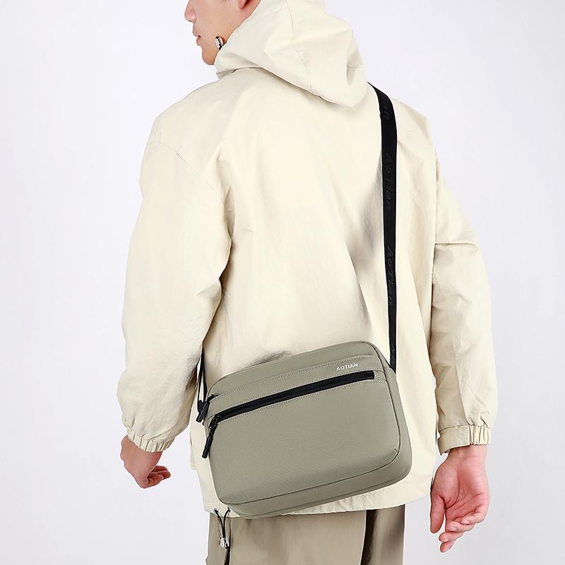 Men's Shoulder Bag Lightweight Outdoor Crossbody Bag
