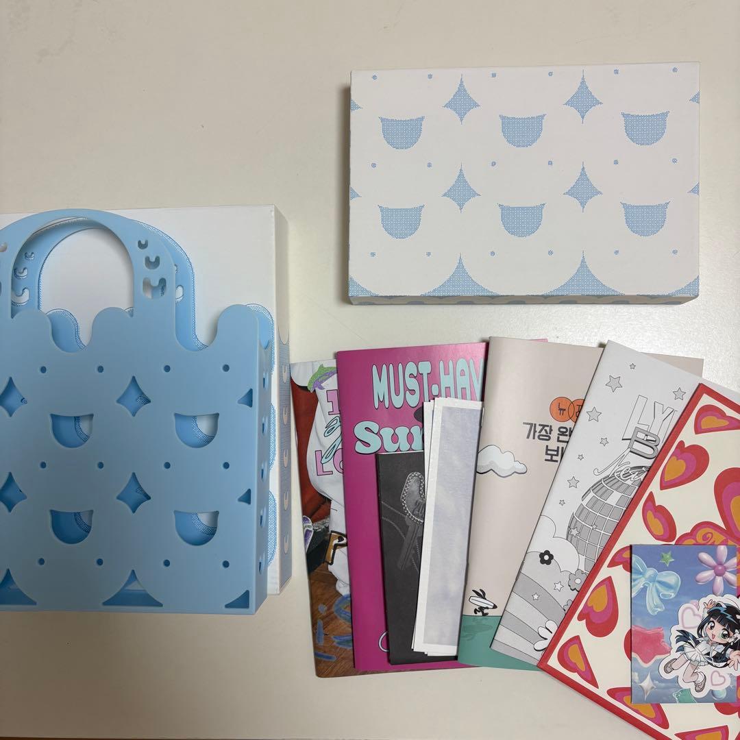 

[USED] NewJeans Get Up Beach Bag with Trading Card Hani