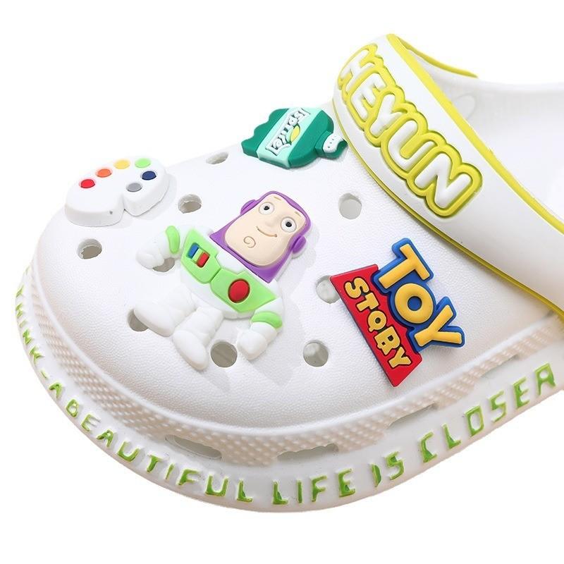 Stylish Cartoon Kids Hole Shoes Breathable Summer Sandals For Boys And Girls Comfortable Eva Design