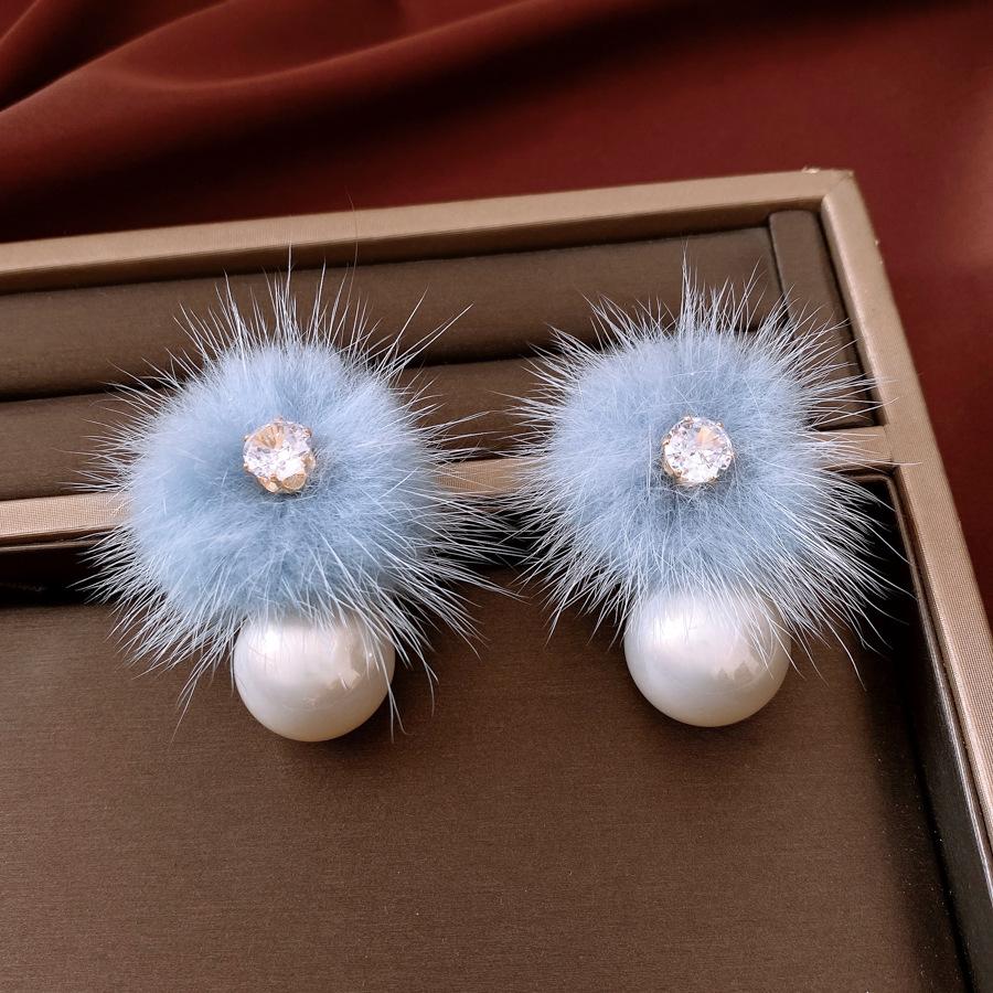 

18K Real Gold Electroplated Silver Needle Pearl Plush Earrings Autumn and Winter Atmosphere Elegant Versatile Stud Earrings Simple Earrings