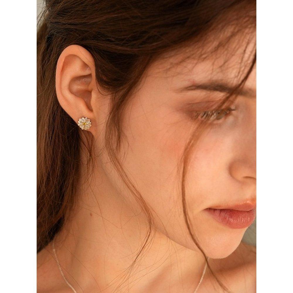 Daisy Sapphire Earring(S) Daisy Yellow Sapphire Earrings