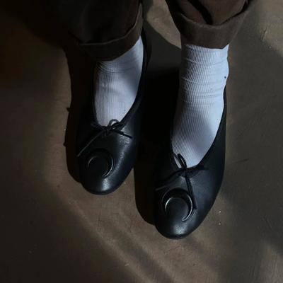 2026 Nieuwe Knoop Platte Bodem Enkele Schoenen Dames Slip-On Ballet Schoenen Mary Janes Lente en Herfst Casual Mode Schoenen