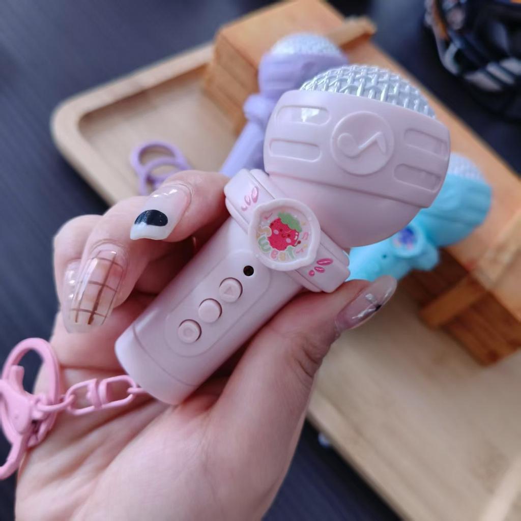 Plastic Microphone Key Holder Cute Microphone Bag Charm Recording Microphone Pendant Classic For Keys Nostalgic Gifts Wholesale