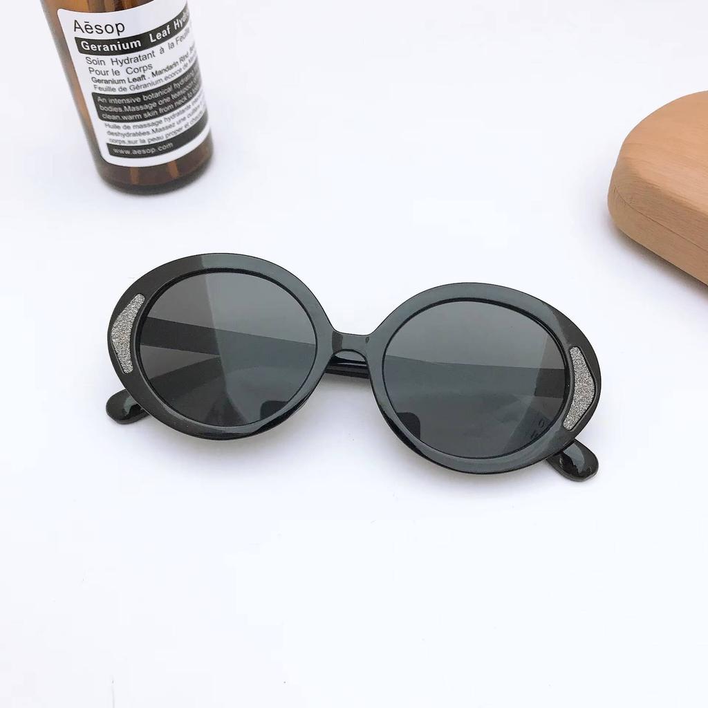 2026 Fashion kid Outdoor Photography Beach Sun Protection Baby Sunglasses New Children's Cute Round Frame Painted Trendy