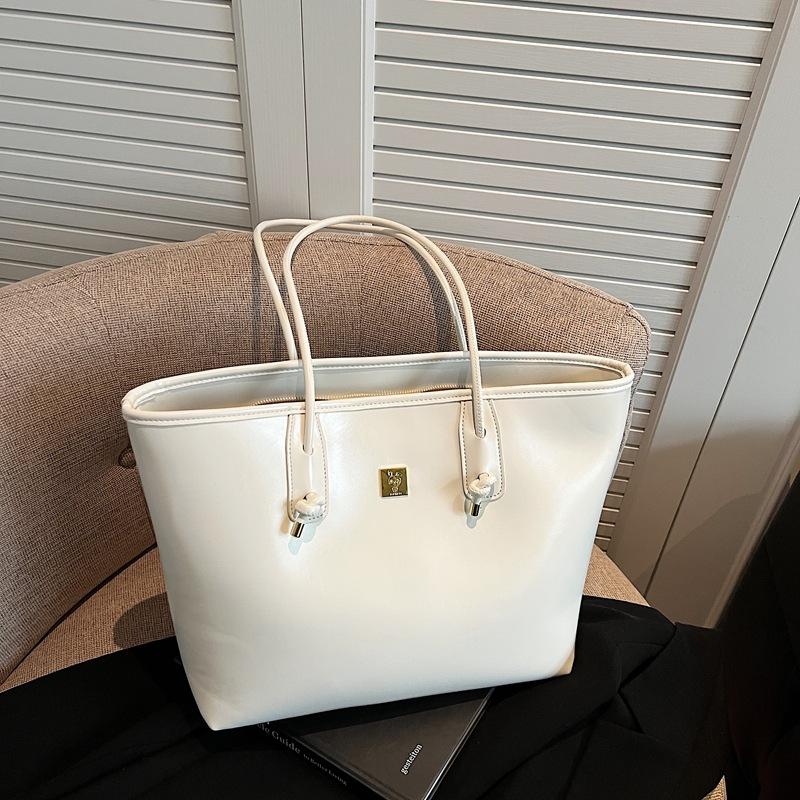 Fashion and casual portable large-capacity tote bag 2025 new simple and versatile shoulder bag high-end commuter women's bag