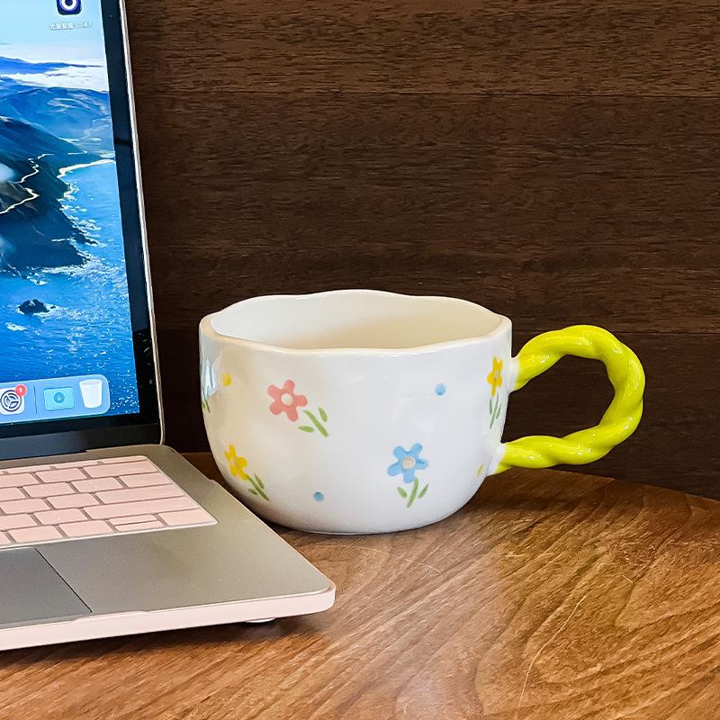 

Керамическая кружка Сердце для девочек, дизайнерская, оригинальная, с ручной росписью, рельефная, большой вместимости, чашка для воды, чашка для завтрака, для молока 400ML