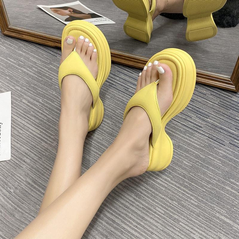 Flip-flops Summer Fashion Shoes for Women Small-sized Shoes Thick-soled Beach Flip-flops