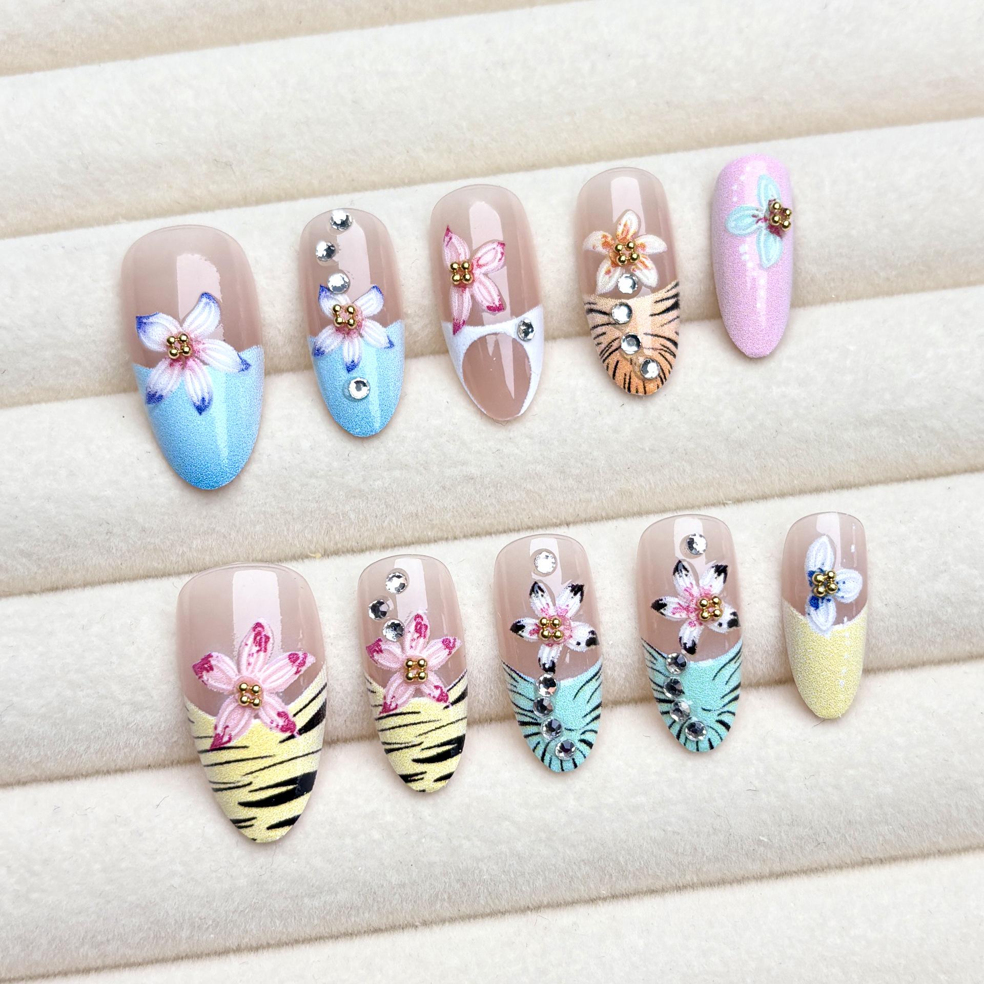 

Tiger Print 3D Floral Wearable Nails: Summer Beach Style
