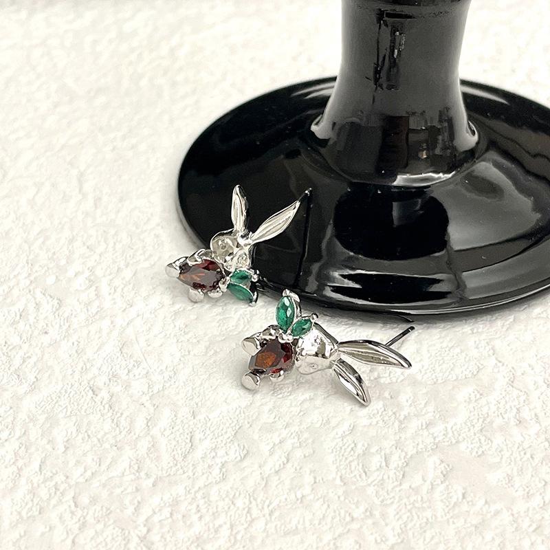 Rabbit Stud Earrings New Year'S Earrings, Radish Zircon Niche Design, Light Luxury, High-End Sense, Cute Simple Earrings, Women