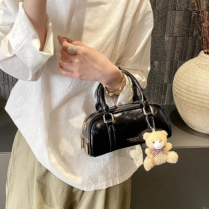 Handheld Bowling Bag, Women s New Trendy Fashion, Portable Pillow Bag, Versatile Single Shoulder Crossbody Bag With pendant чёрный