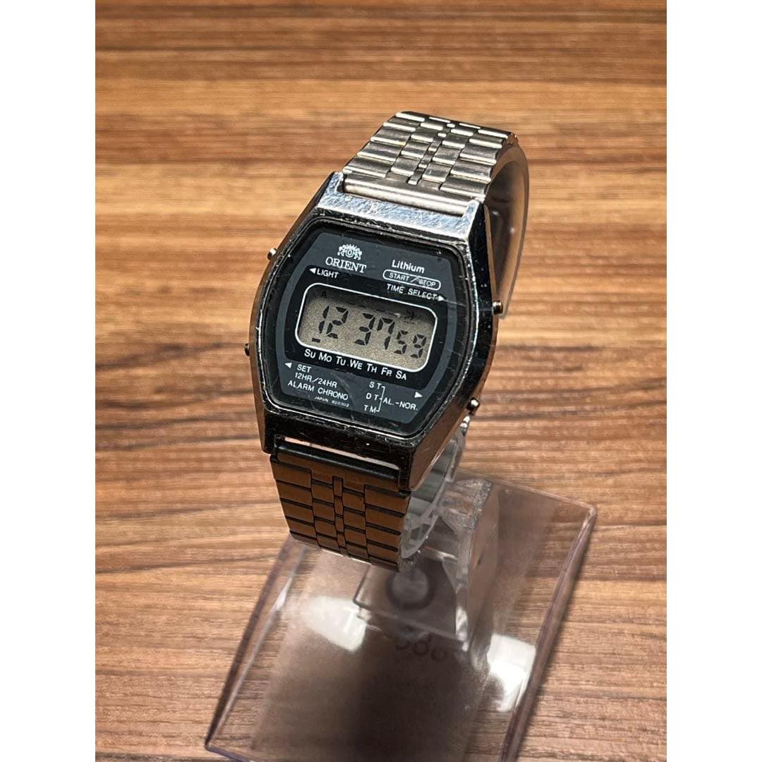 Used [LCD operation/Showa retro] ORIENT digital wristwatch 820302 from that time