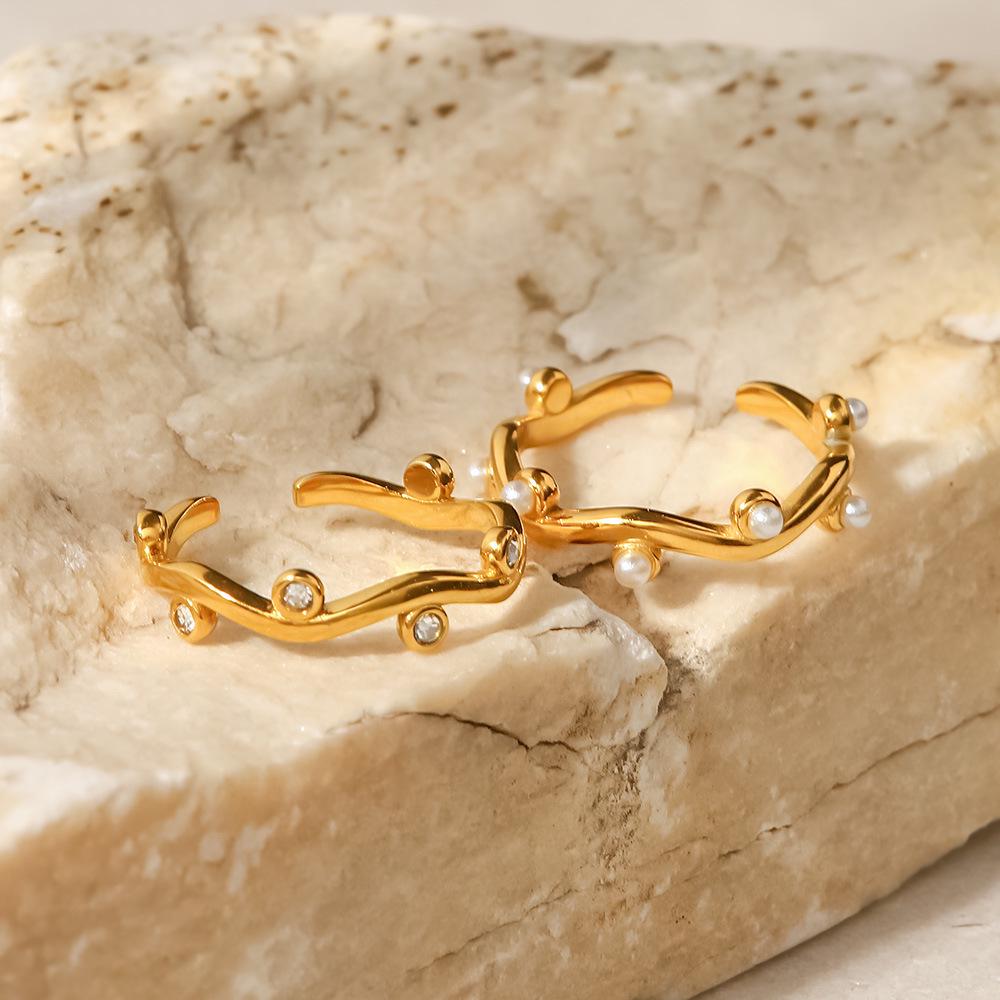 

French Women s Versatile Titanium Ring, 18K Gold-Plated with Irregular White Pearl