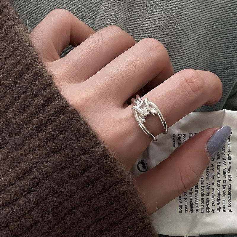 

Curved Line Ring Female Ins Wind Niche Simple Cold Wind Finger Ring Advanced Sense Hundreds of Tide Elegant Simple Women Rings