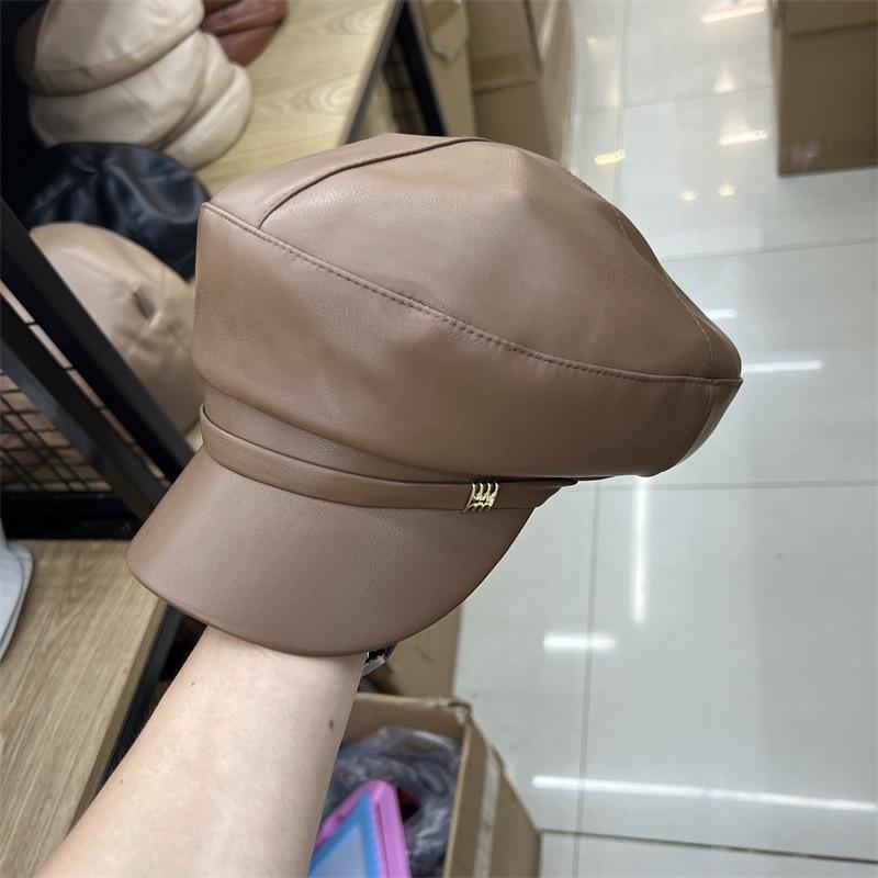 

British retro PU leather black octagonal hat women s big head circumference duck tongue Bere painter hat showing face small newsboy hat M（56-58cm） коричневий
