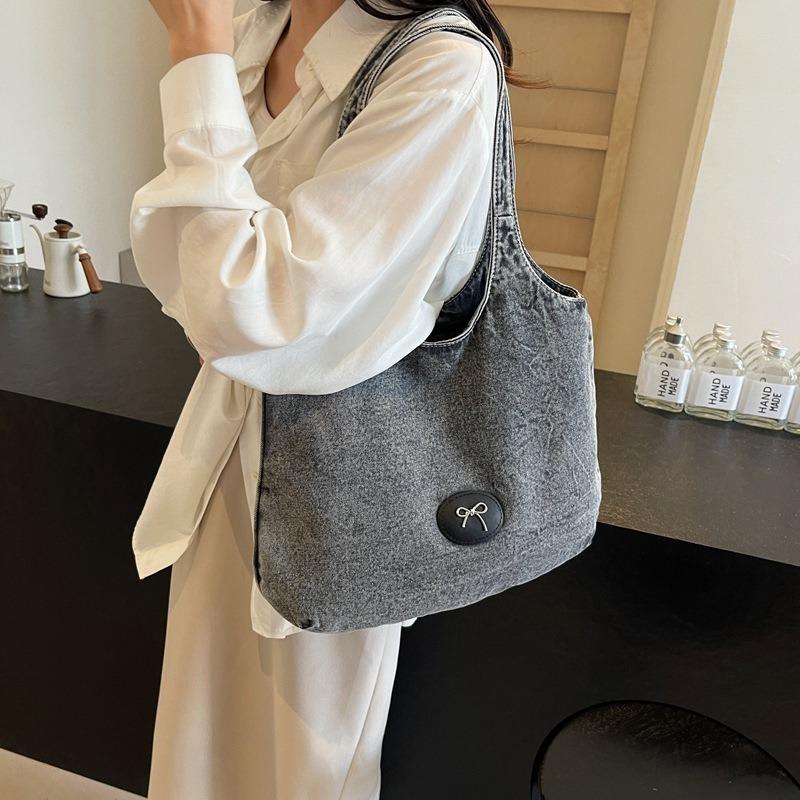 Casual and Versatile Denim Handbag for Women, 2025 New Fashionable and Stylish Large Handbag