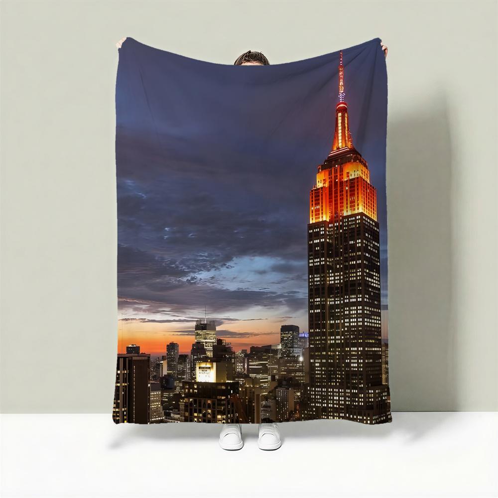 Land E-Empire State Building Throw Lightweight 240g Flannel Blanket Soft Skin-friendly for Summer Cooling 75X95CM