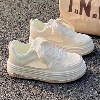 Chaussures blanches respirantes en maille pour femmes 2025 nouvelles populaires été fines et à semelles épaisses chaussures de skate