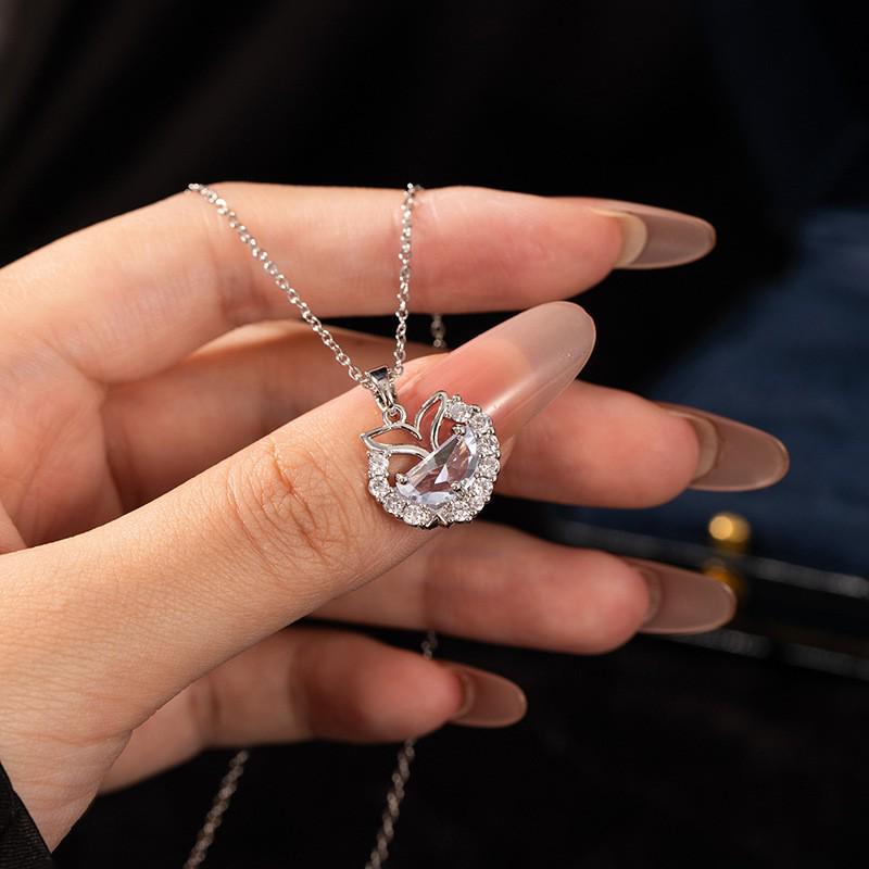 Elegant S925 Sterling Silver Water Drop Necklace - Women's Luxury Niche Design Choker with a Simple, Trendy Style.