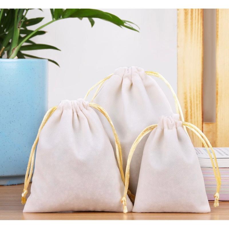 1Pc Luxury Velvet Pouches For Jewellery Storage Available Small Fabric Bags For Bracelet Sachet Bags Gift Package Accessories